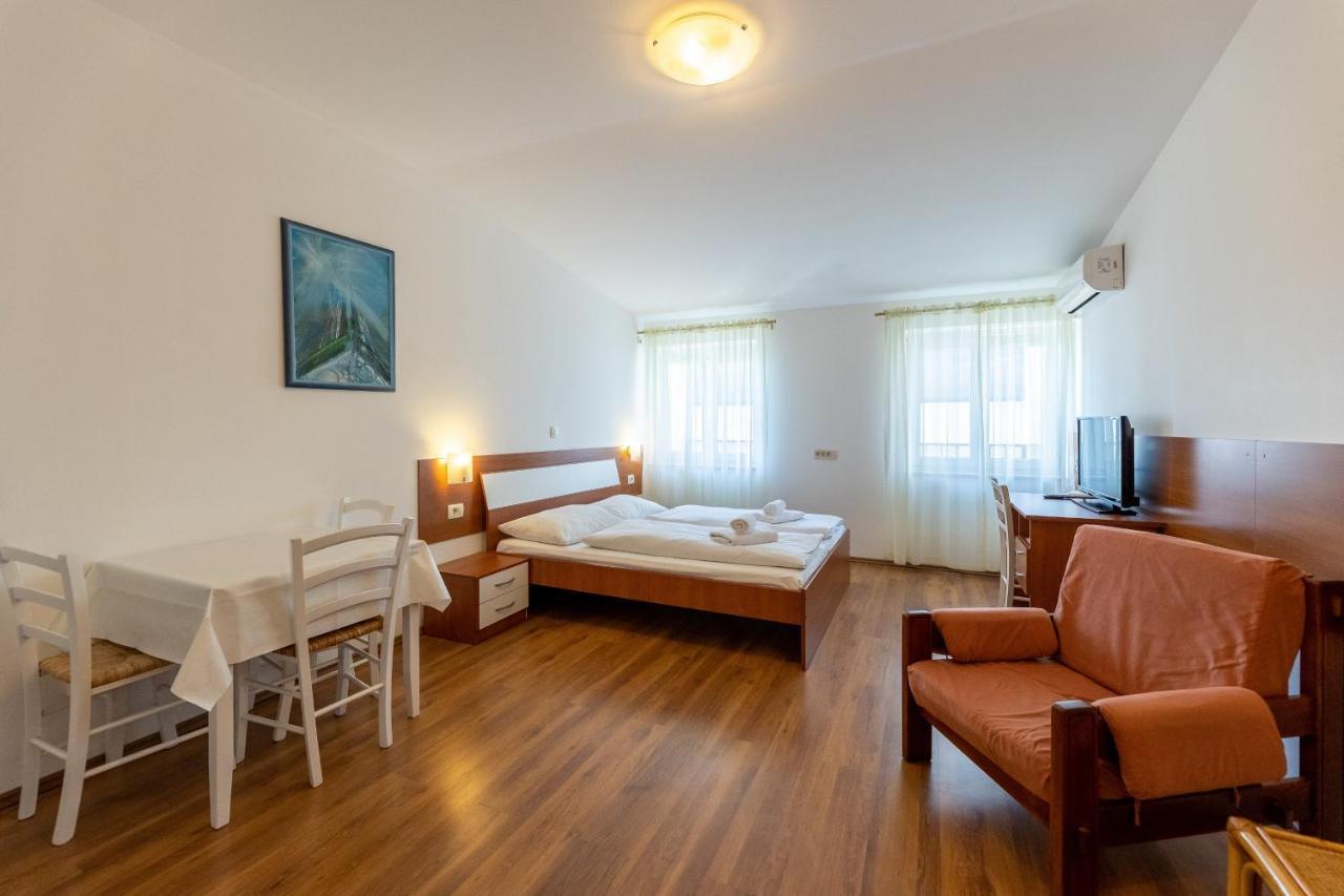 Apartments Liburnija Opatija Exterior photo